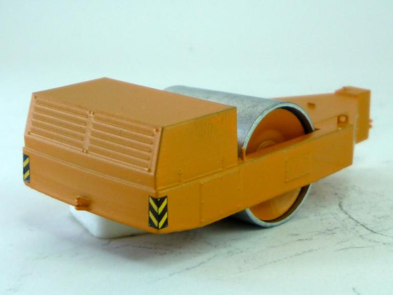 Preview: Anhänge Vibrationswalze Baukema A12 Glattwalze mit Motorverkleidung orange